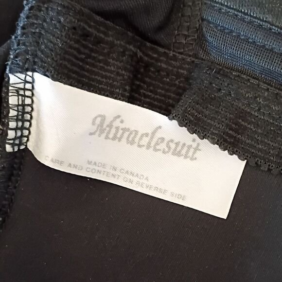 Miraclesuit One Piece Swim Bathing Suit Black Geometric Size 14 Slimming - Picture 3 of 4